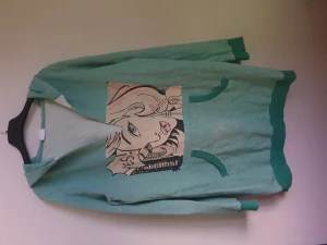 Hoodie storlek L - En hoodie i storlek L från Gina Tricot. 