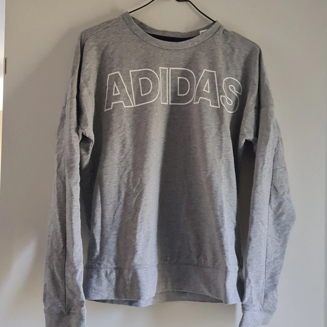 Adidaströja 