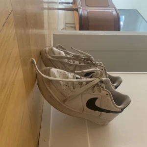 Nike skor - Priset går att diskutera.