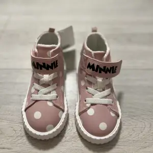 Helt ny !! Minnie Mouse i rosa läder. 