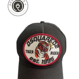 Dsquared2 keps  - En svin snygg ds2 keps, knappt använd och riktigt snygg.
