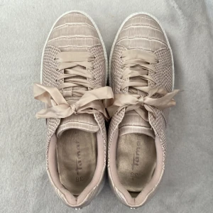 Tamaris skor- eurosko  - Söta tamaris skor från eurosko😍(användna en gång)