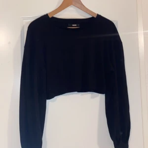 Svart kroppad topp  - Mjukis topp, kroppad och super skön 