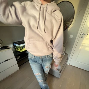 Hoddie  - Säljer för 100