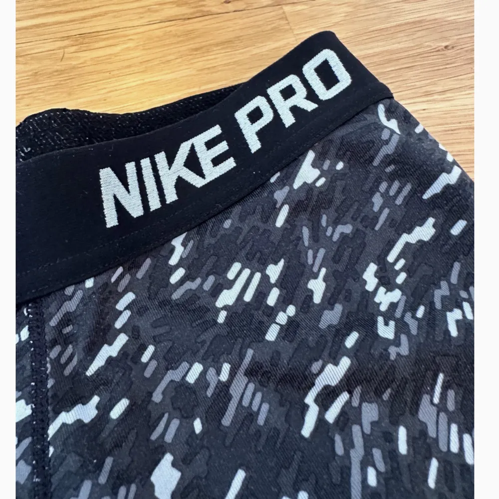 Nike PRO Träningstights Storlek: S  I nyskick! 🤍. Jeans & Byxor.