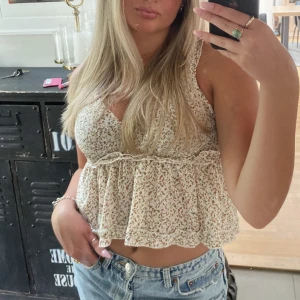 Topp - Fin topp från SHEIN i storlek S