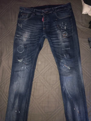 Dsquared Jeans - Säljer Dsquared jeans Storlek 33-34 pris kan diskuteras