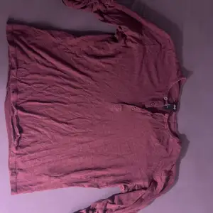 Basic tröja med kortade ärmar 