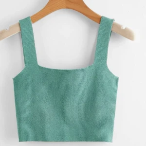 Sommartopp  - Säjer denna söta sommartopp som inte kommer till använding. Aldrog använd - ny skick