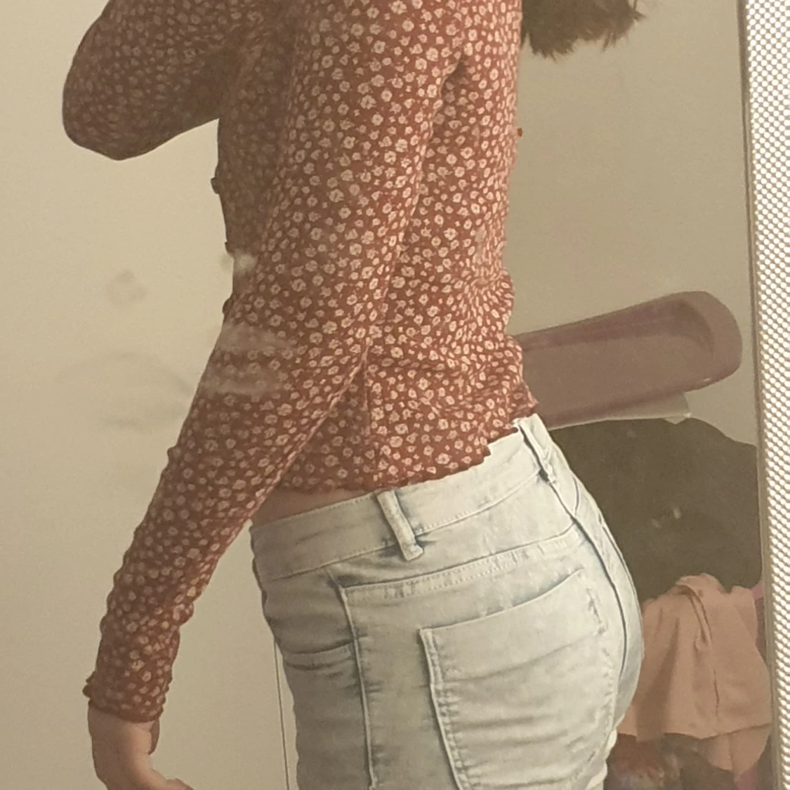 Blommig knapptröja - 90