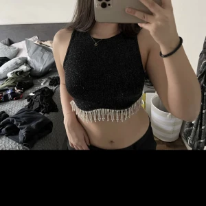 festtopp - jättefin festtopp som ja säljer då den inte kommer till användning mycket längre, använt några gånger men i nytt skick!!! Fri frakt💕💕