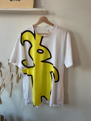 Marni Bunny Tee - Marni Bunny Tee Size 48 sitter som en M Nypris 1499 Pris 400