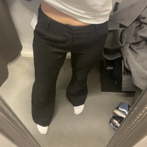 Lågmidjade kostymbyxor - Kommer tyvärr inte till användning! Skriv om ni har frågor💕