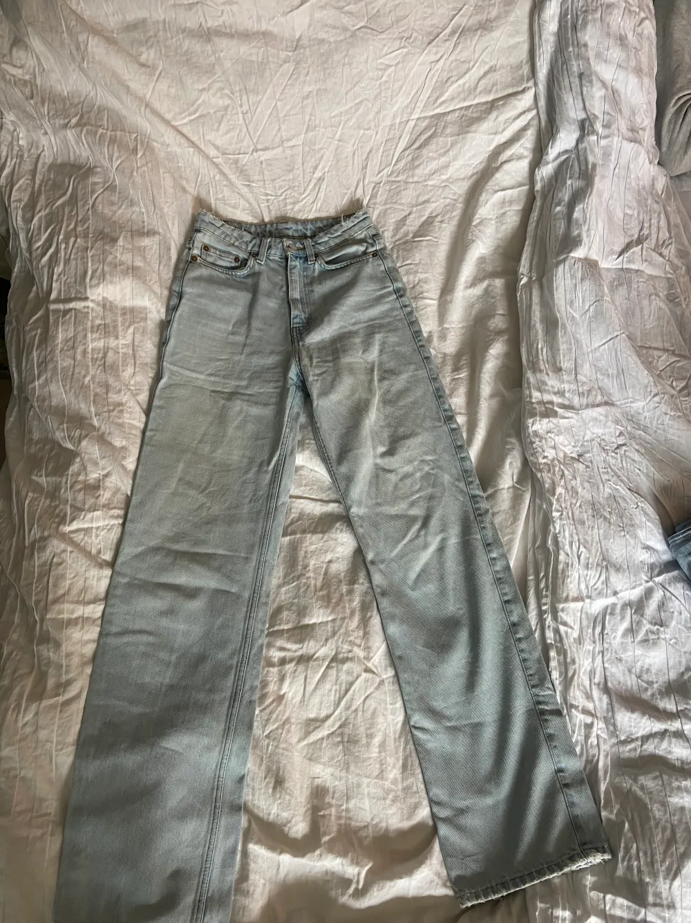 Super fina jeans från weekday, i fint skick! Ord pris: 500kr. Jeans & Byxor.