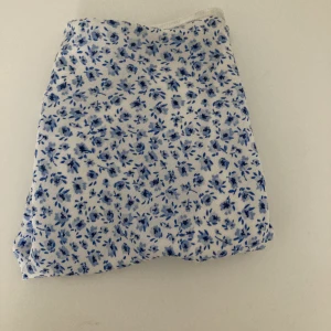  Kjol  - För liten för mig 