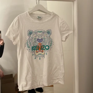 Kenzo t-shirt - Kenzo t-shirt i storlek xs