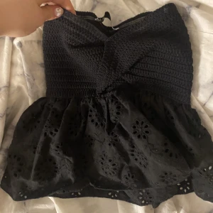 Zara topp - Topp från zara, super fin men använder inte!💕 st xs 150kr +frakt