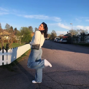 Jeans - Jeans från monkl i storlek 29 motsvarar S/M Endast använda 2 gånger varav en gång på bilden