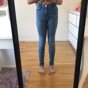 Jeans - Oanvända blå jeans 