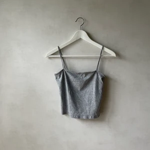 Croppat linne - Plagg från hm. Nypris 40kr