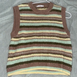 Väst - Jättesöt stickad bäst från mago, skriv om frågor ❤️