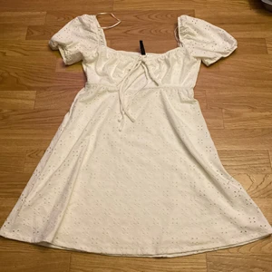 White dress - Vit klänning 