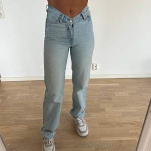 Twin denim jeans från Weekday  Storlek 24