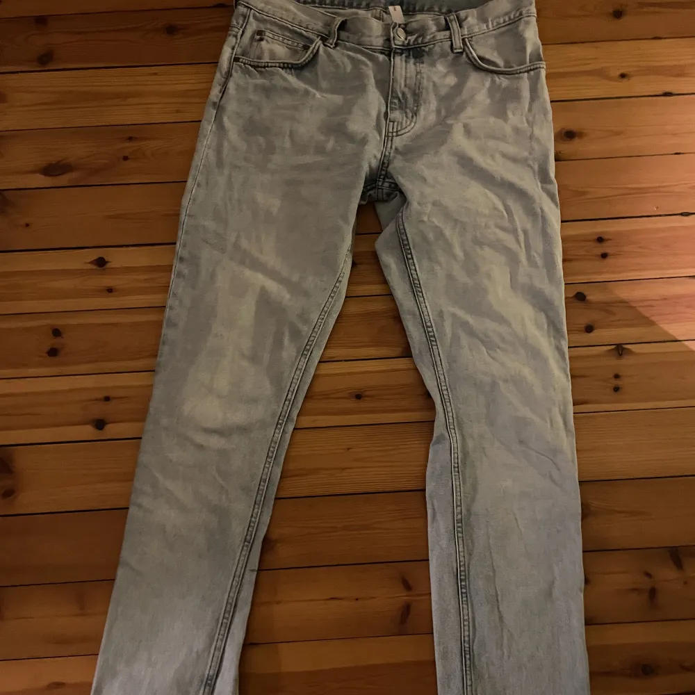 Ljusblåa weekday jeans. Modell: Friday Strl W33 L34. Jeans & Byxor.