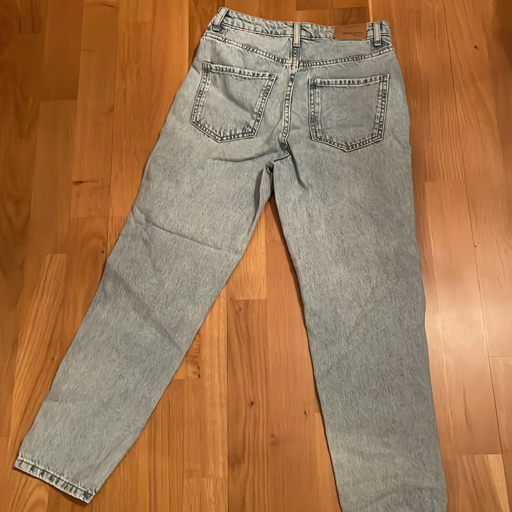 Jättefina jeans från Ginatricot som jag inte använder längre . Jeans & Byxor.
