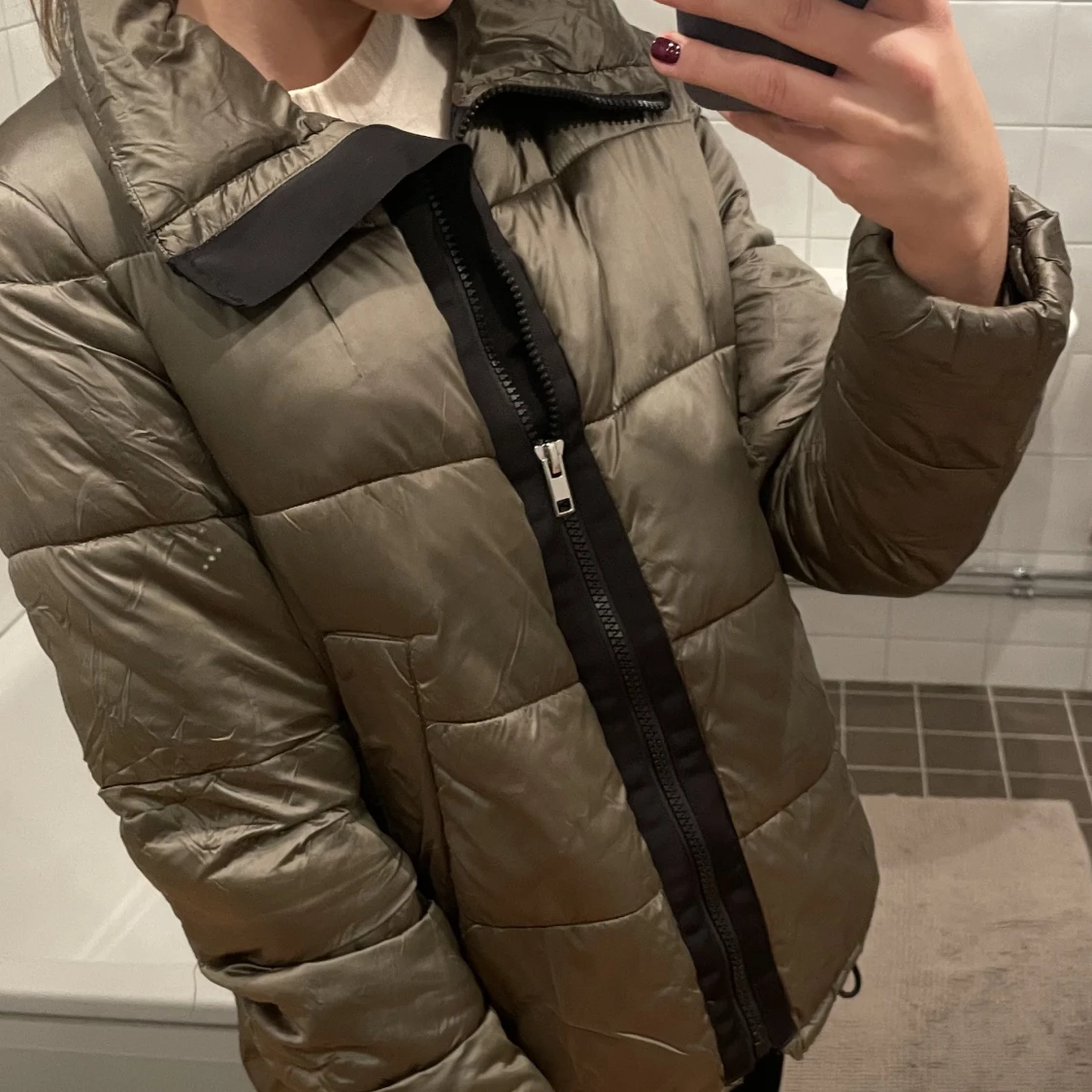 Khakifärgad jacka - 91