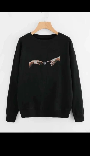 Tröja - Säljer min nya tröja som inte kommer till andvändning har andvänt den bara en gång eftersom den är lite liten för mig❤️