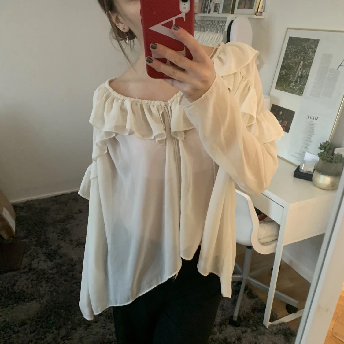 Blus med volanger - 90