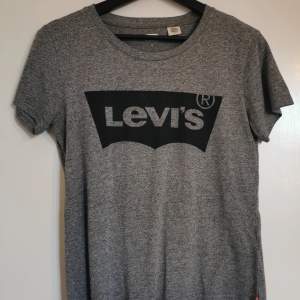I princip oanvänd t-shirt ifrån Levi's 