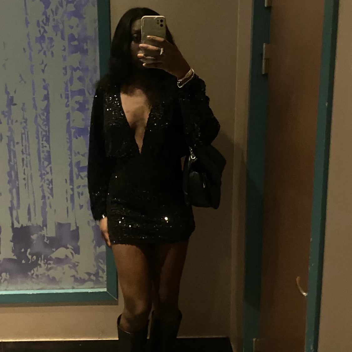 Paljettklänning med öppen rygg - 90