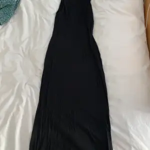 Långklänning i svart från h&m