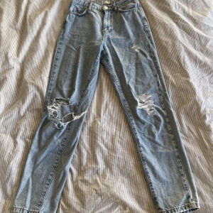 Ginatricot jeans - Mom jeans från Gina  Använd några gånger