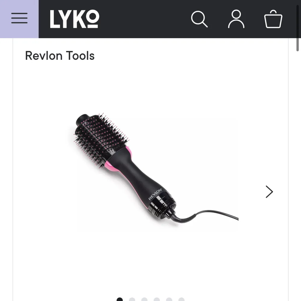 Hej säljer min REVLON hår/värmeborste som är använd 2 gånger, säljs pågrund utav att mitt hår är ganska tunt och det blir ingen effekt. Vid snabbaffär kan pris diskuteras. Köpt från Lyko för 550kr, säljs för 450kr.. Övrigt.