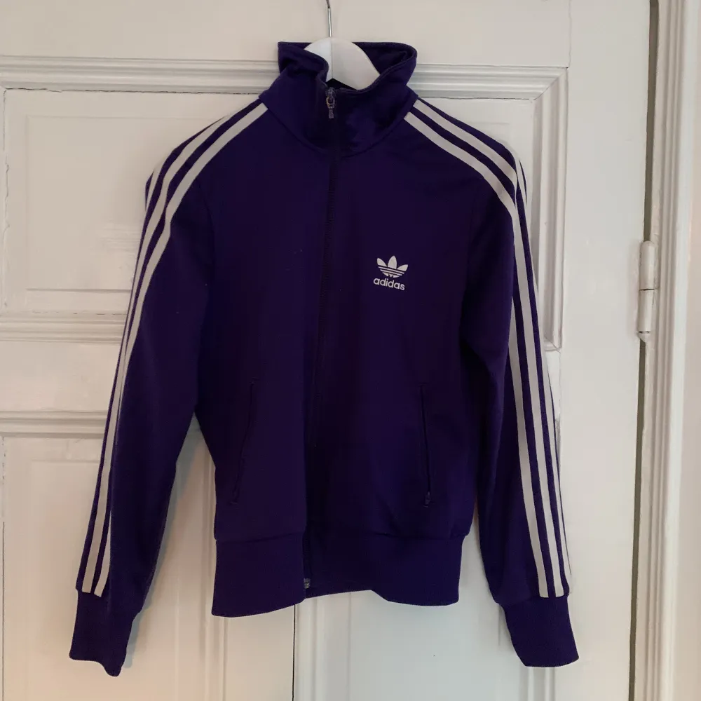 Adidas tracksuit tröja. Strl 38 men passar XS-M!. Hoodies.