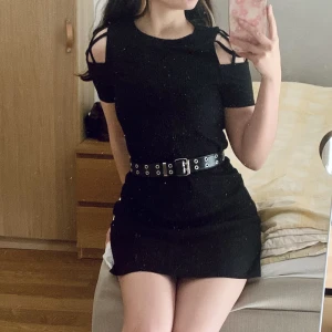 Svart miniklänning - Fin miniklänning som är nästan helt oanvänd. Passar till vad som helst och kan stylas jätte fint❤️ Storlek S (Bältet kommer inte med)