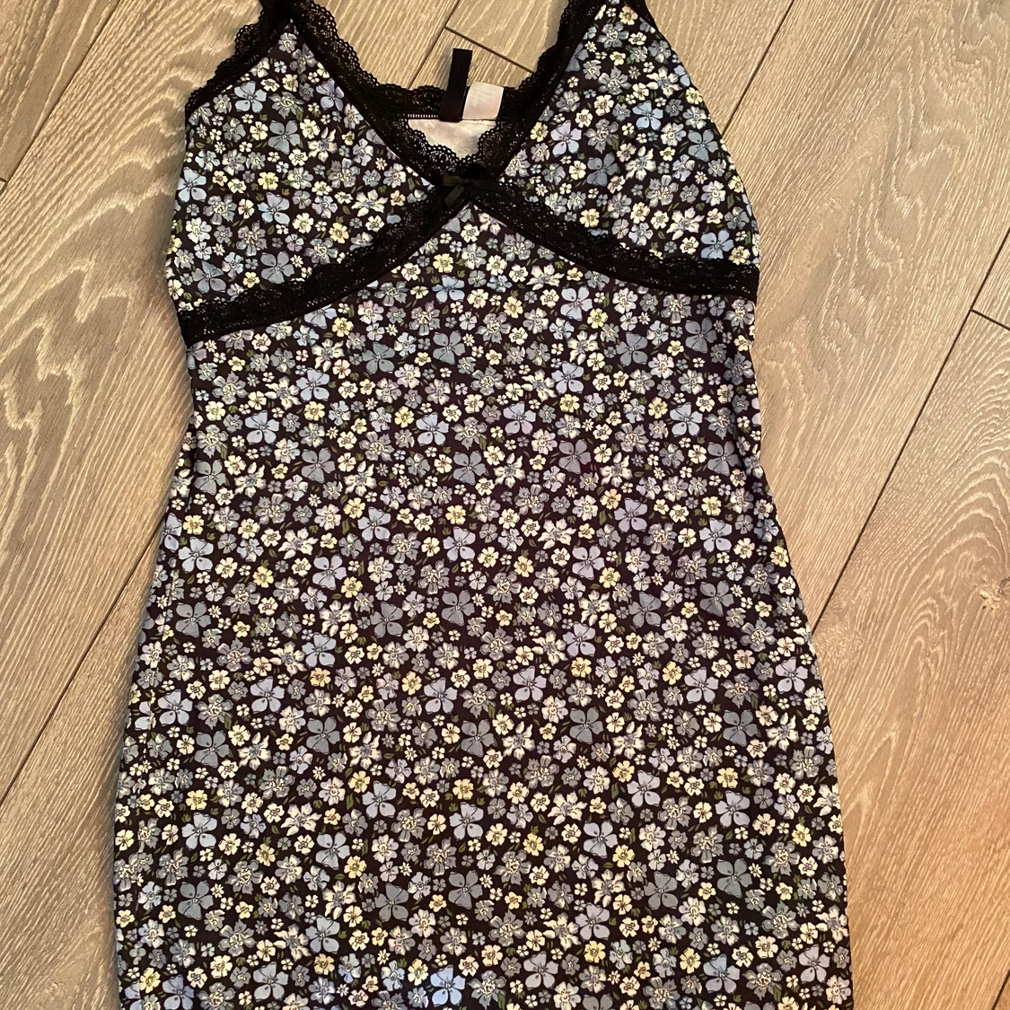 Jätte söt klänning H&M