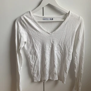 Tröja - Fin tröja från lager 157 säljer pga kommer inte till andvändnig!