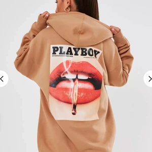 Playboyhoodie  - Säljer min snygga oanvända playboyhoodie! Nypris 600 kr, mitt pris 300 kr + frakt:)💕