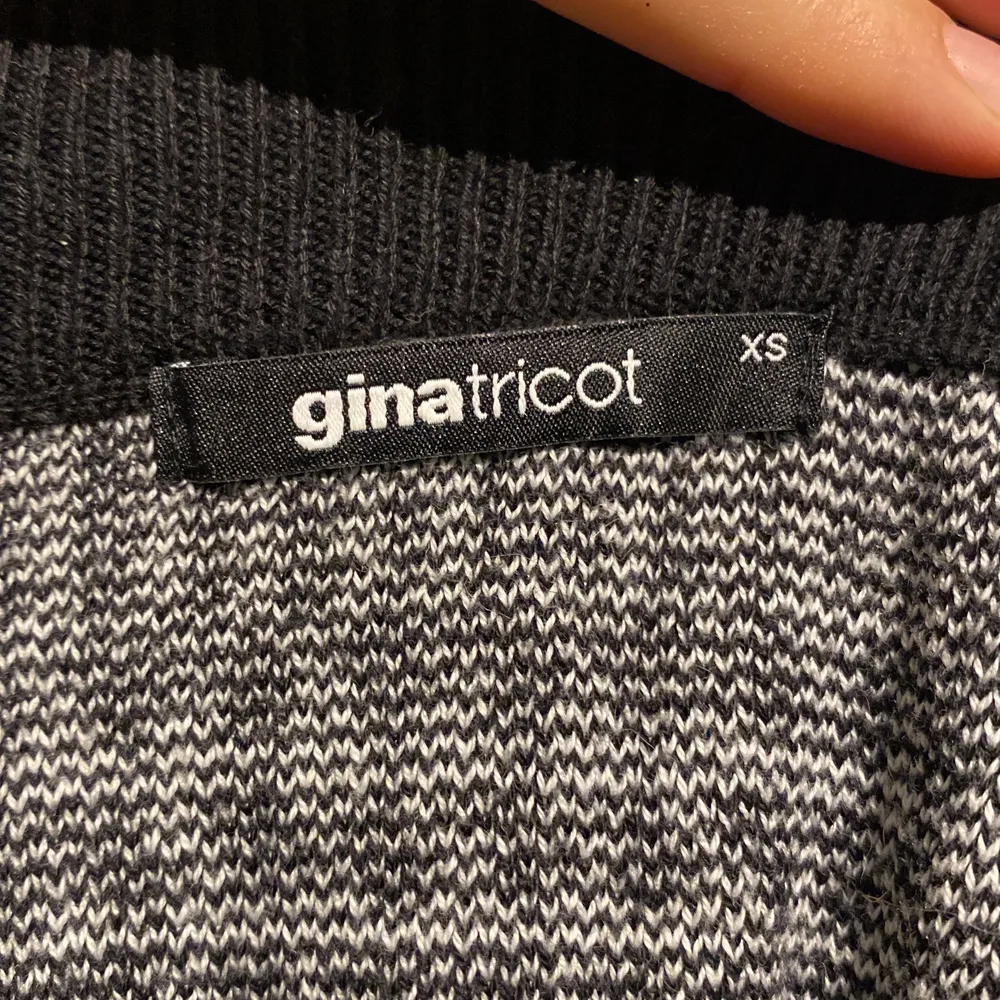 Stickad tröja från ginatricot, säljer då den aldrig kommer till användning. Stickat.