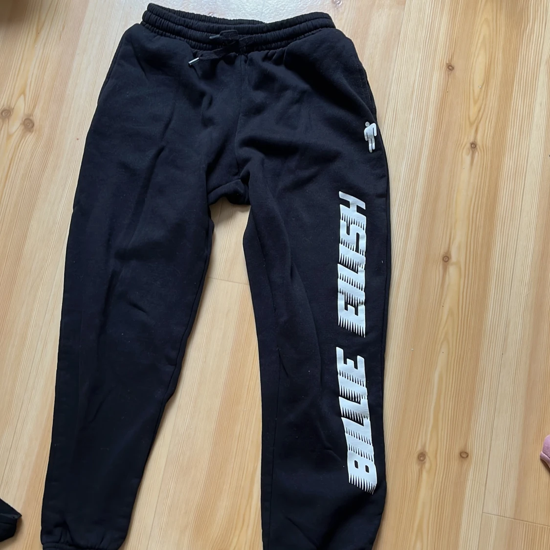 Billie Eilish mjukisbyxor