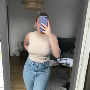 Topp - Fin Beige topp från nakd