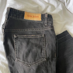 acne jeans - köpte dessa acne jeans på sellpy för ungefär 500 men de var lite små på mig. 