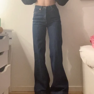 Acne Studios Clement Rinse - Acne Studios Clement jeans in Rinse wash. Used once or twice, a bit too big for me from the waist. Size is 28/34, but it’s a tight fit and I think would fit best 26-27/34.