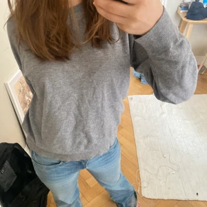 Zara kofta - Säljer min super sköna zara kofta då jag redan har en och den endast tar plats i garderoben👍😅 den är väldigt luftig men värmer ändå😊inte stickig all! 