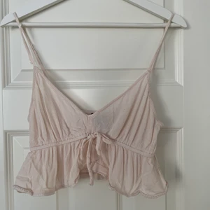 Forever21 topp - Söt forever21 topp, sparsamt använd. Onesize 