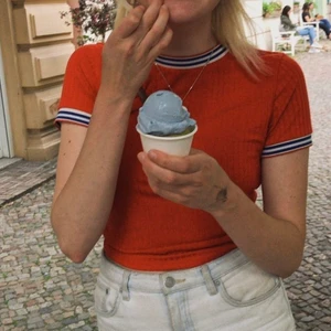 Röd topp  - Röd unik topp från Barcelona 